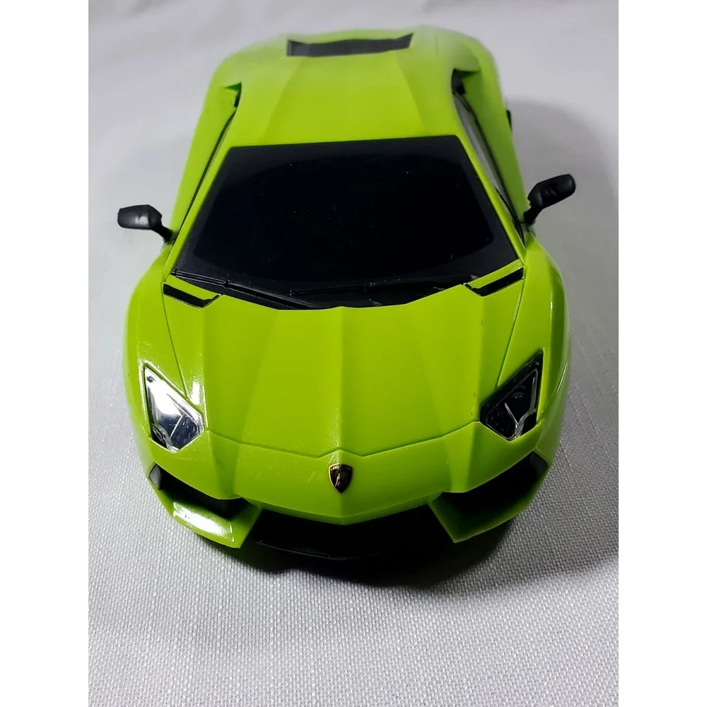 Licensed Lamborghini Aventador LP700-4 RC Green - NO REMOTE‎ - UNTESTED